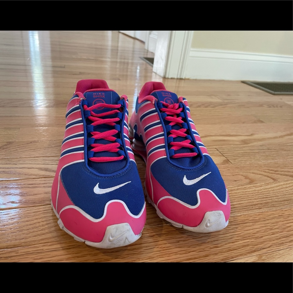 Nike Shox Women’s Size 10.  Great condition